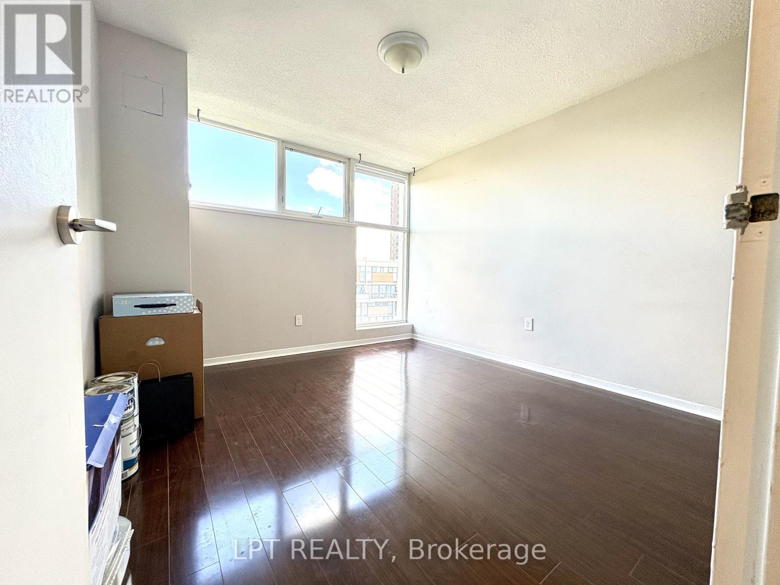 Townhouse at 332 - 2 VALHALLA INN ROAD, Toronto