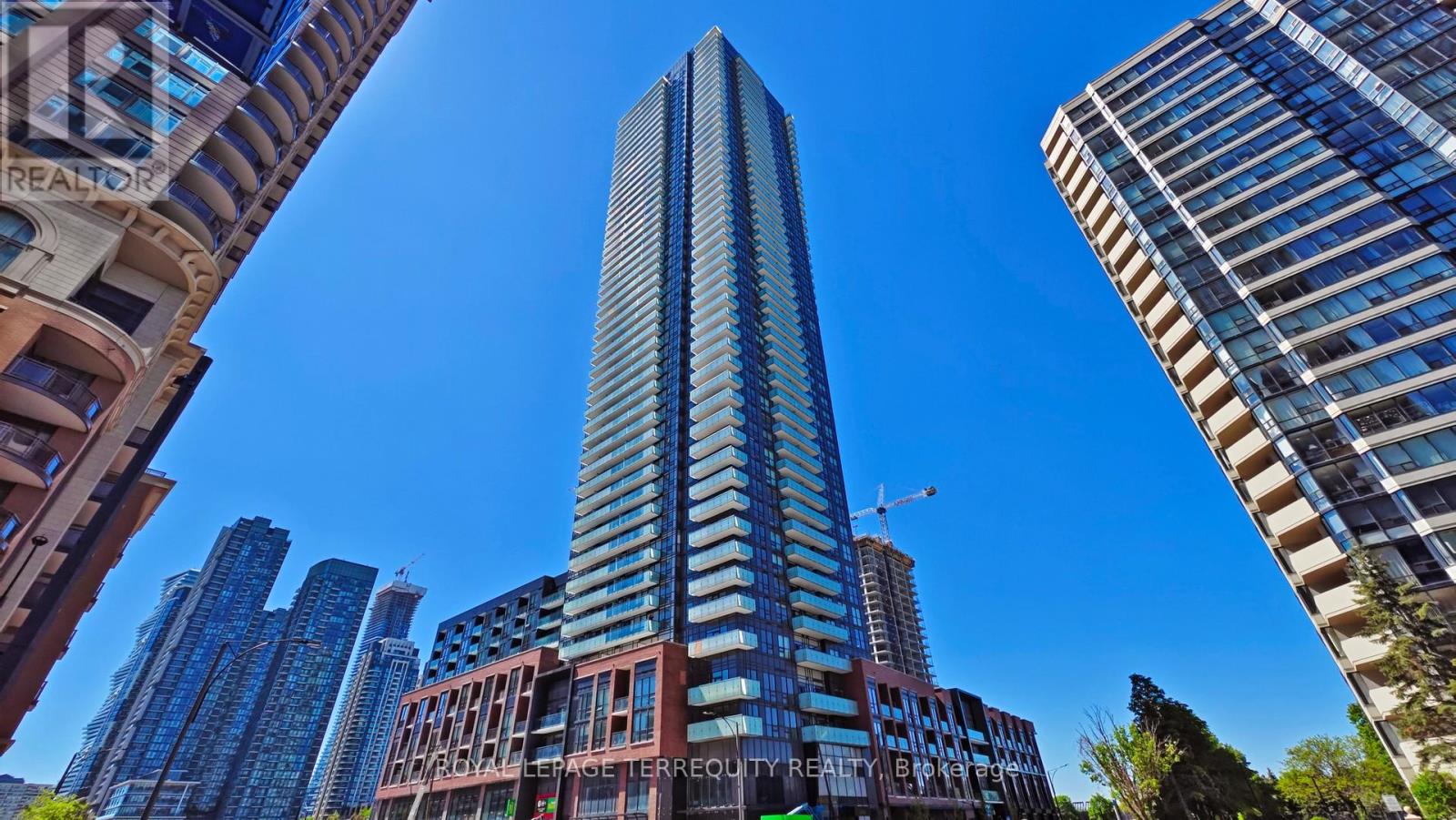 Apartment at 4502 - 430 SQUARE ONE DRIVE, Mississauga