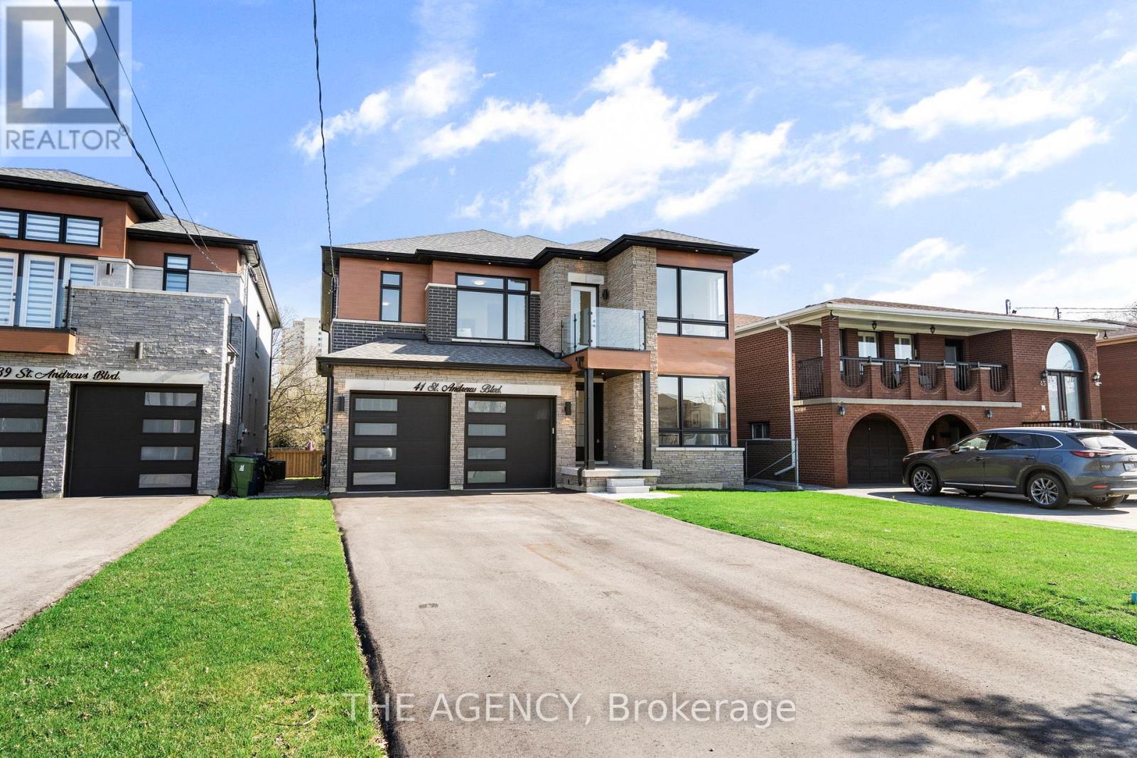 Detached at 41 ST ANDREWS BOULEVARD, Toronto