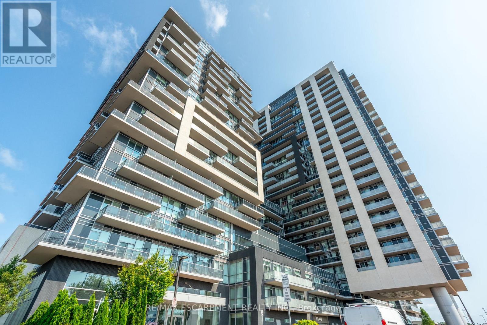 Apartment at 1310 - 2087 FAIRVIEW STREET, Burlington (Freeman)