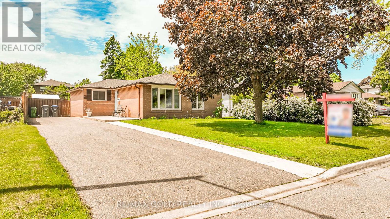 Detached at 29 DUKE ROAD, Brampton (Southgate)