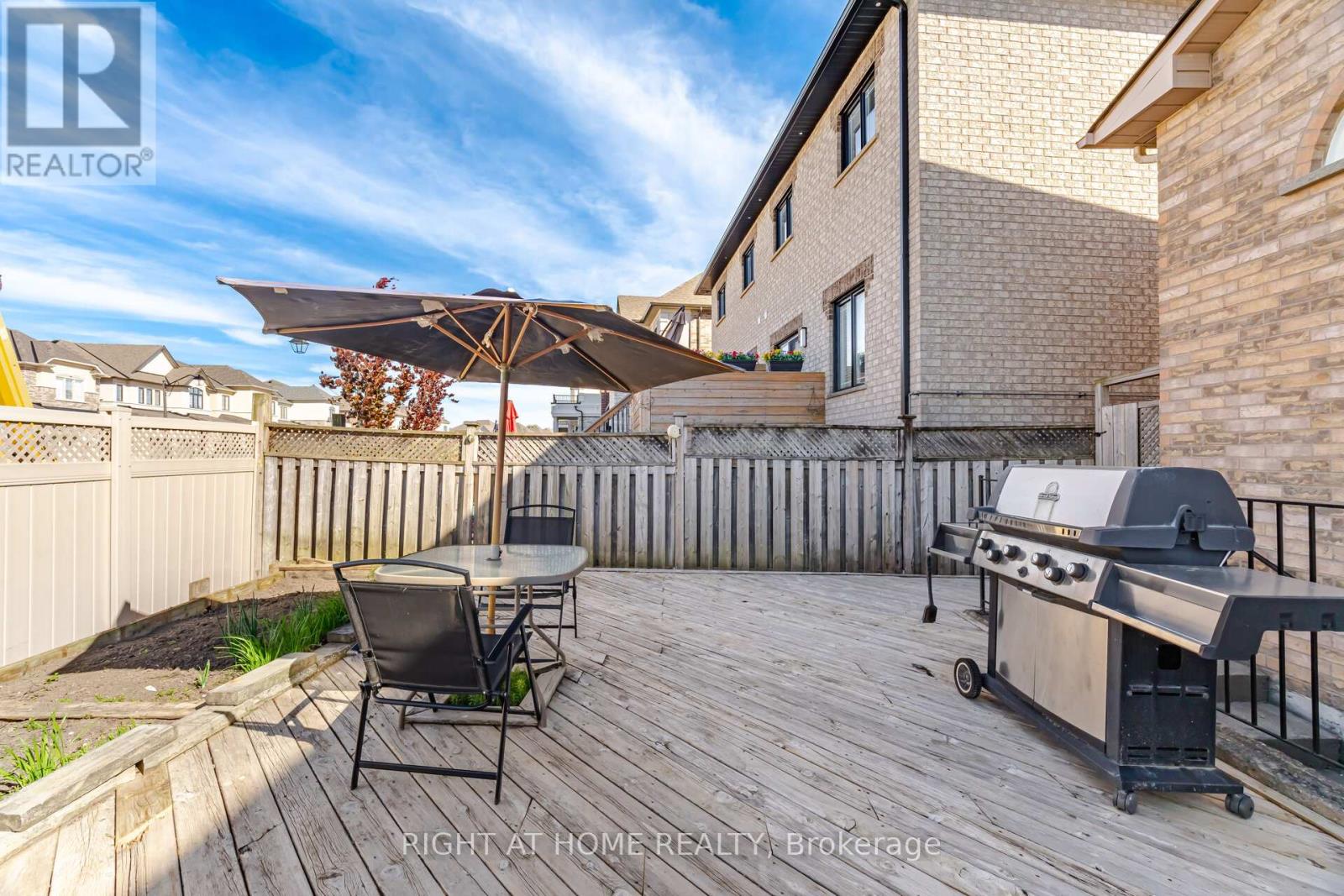 Semi-Detached/Link at 8 RICHELIEU COURT, Caledon