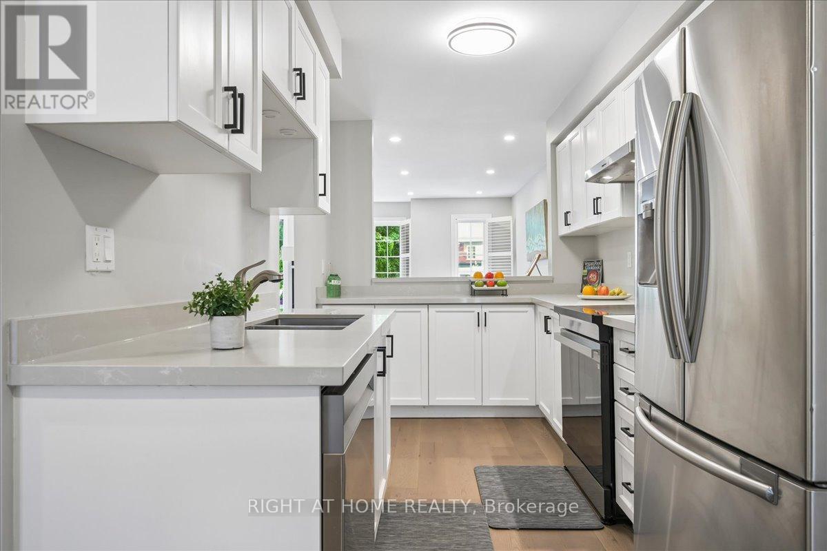 Townhouse at 2225 HUMMINGBIRD WAY, Oakville