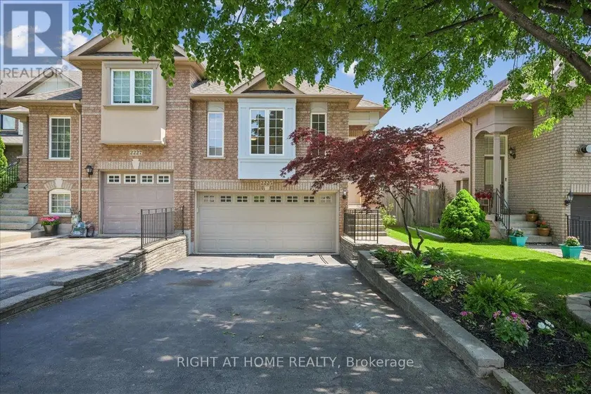 Townhouse at 2225 HUMMINGBIRD WAY, Oakville