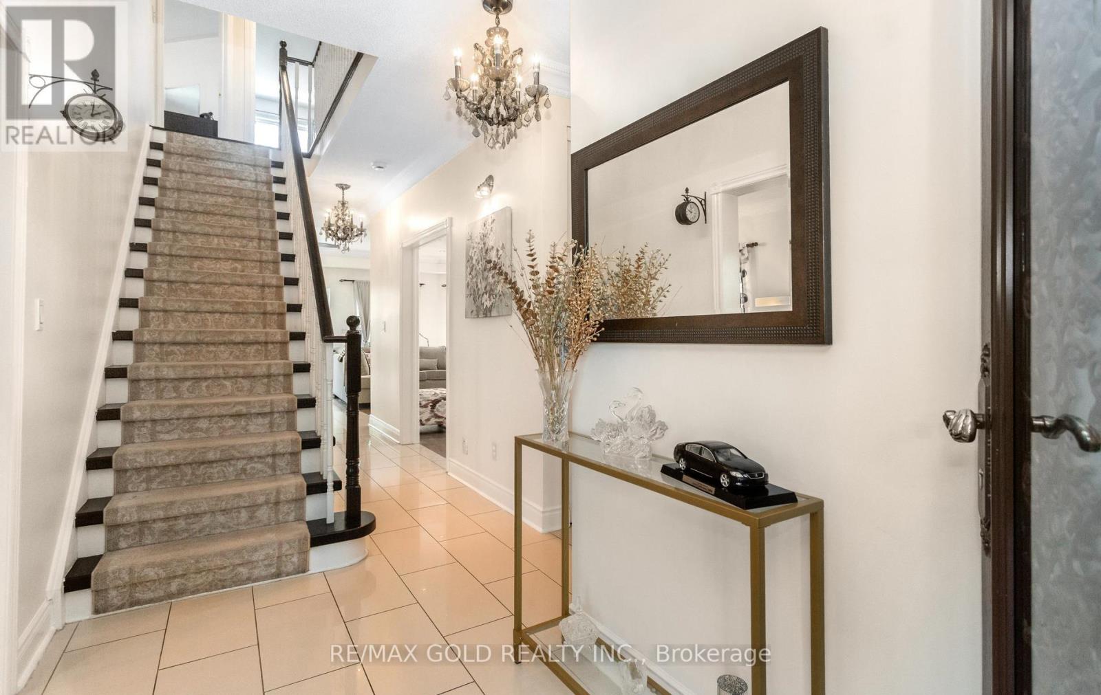 Detached at 702 TWAIN AVENUE, Mississauga