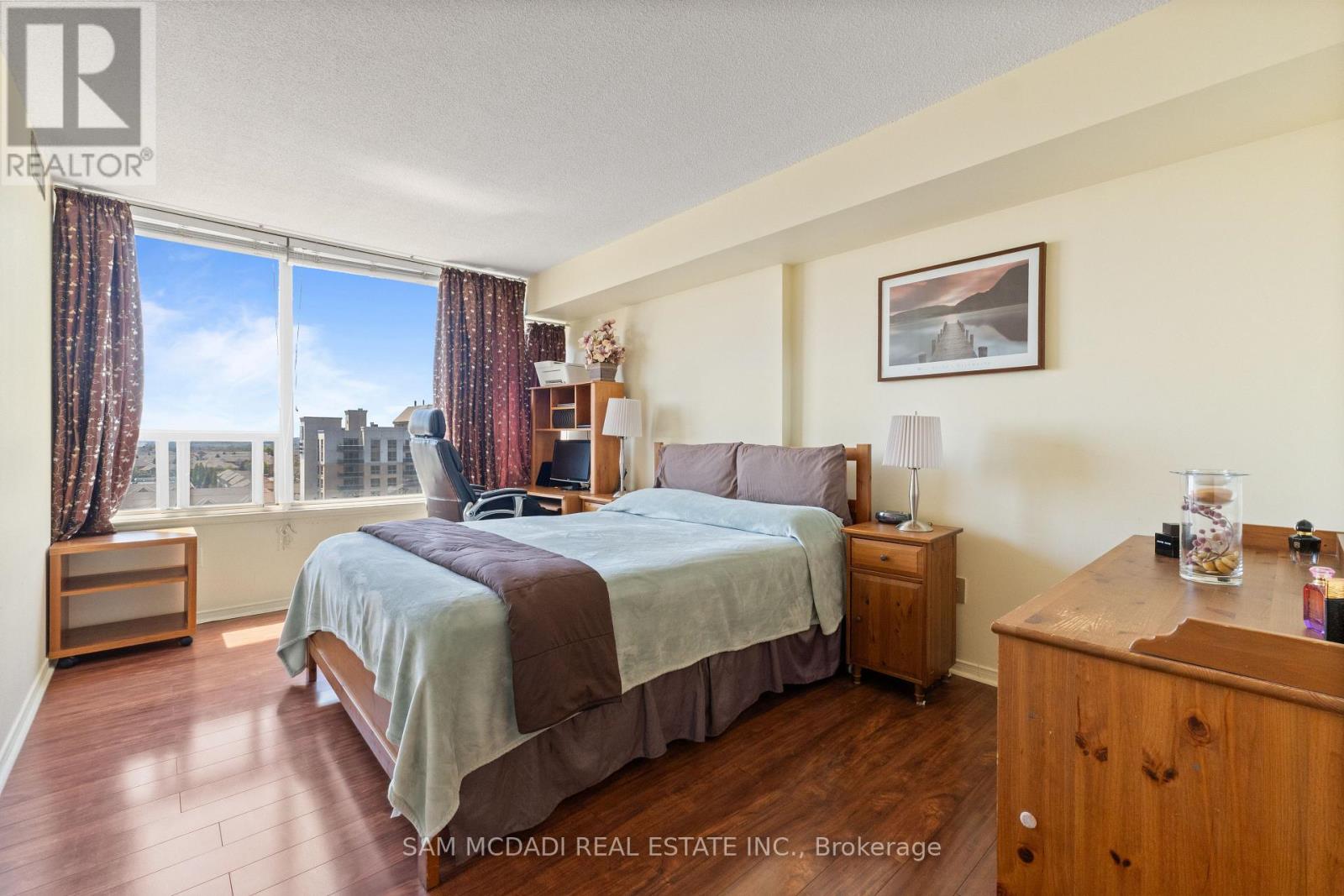 Apartment at 1109 - 700 CONSTELLATION DRIVE, Mississauga
