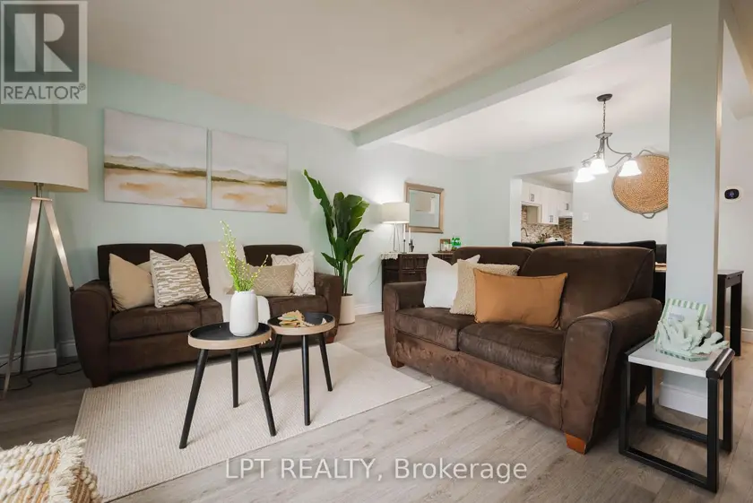 Townhouse at 3 - 318 LAURIER AVENUE, Milton (OM Old Milton)