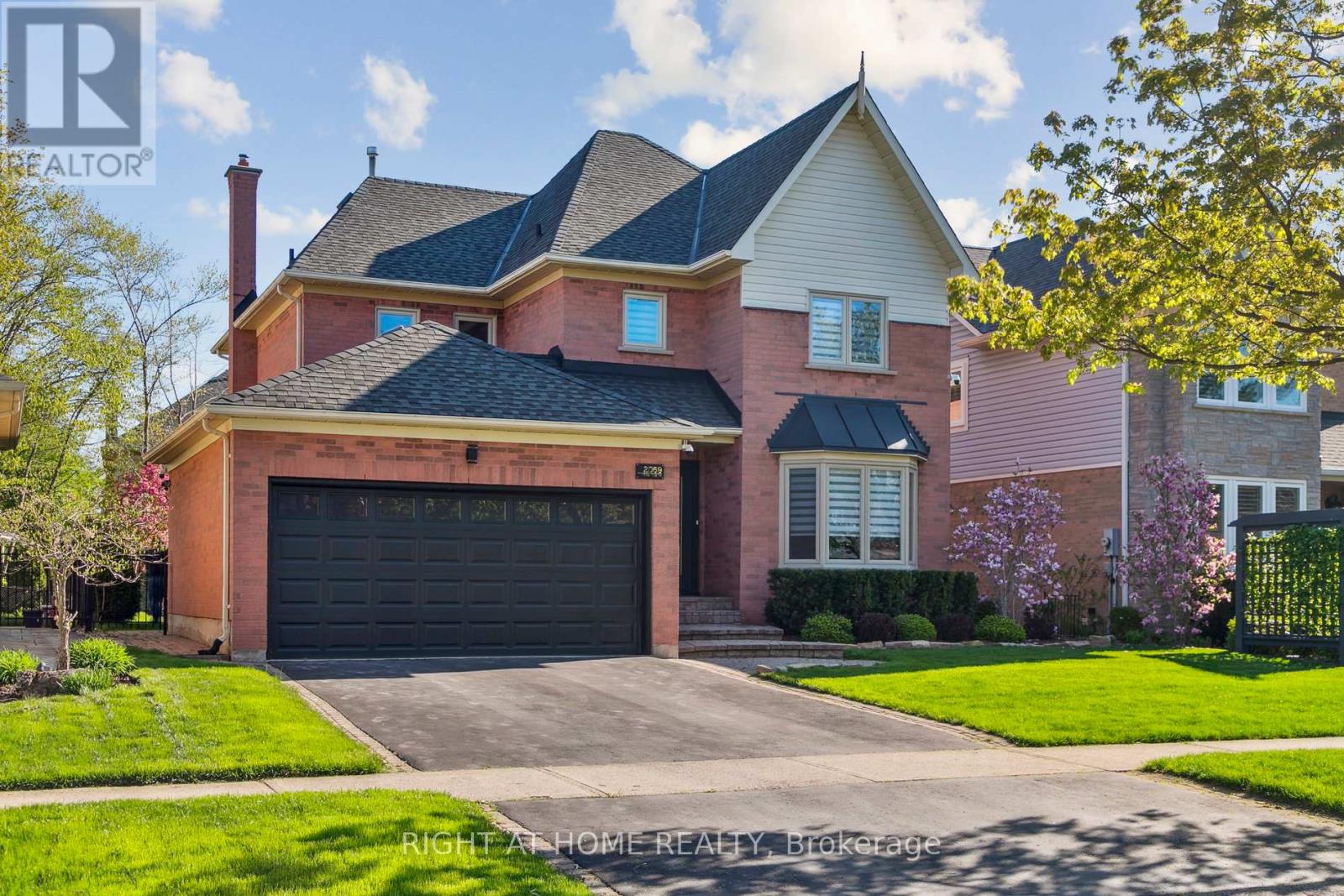 Detached at 2069 WATERBRIDGE DRIVE N, Burlington (Rose)