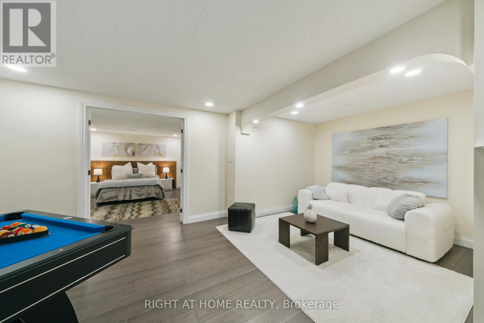Detached at 2069 WATERBRIDGE DRIVE N, Burlington