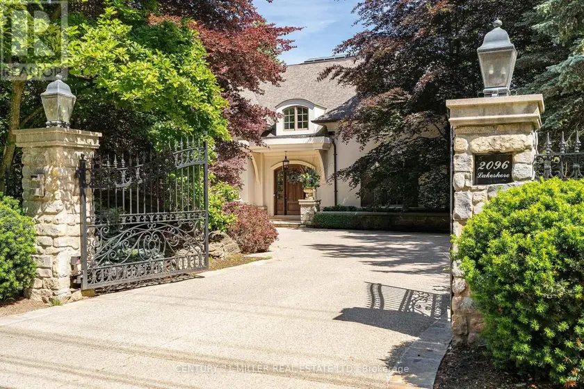 Detached at 2096 LAKESHORE ROAD E, Oakville