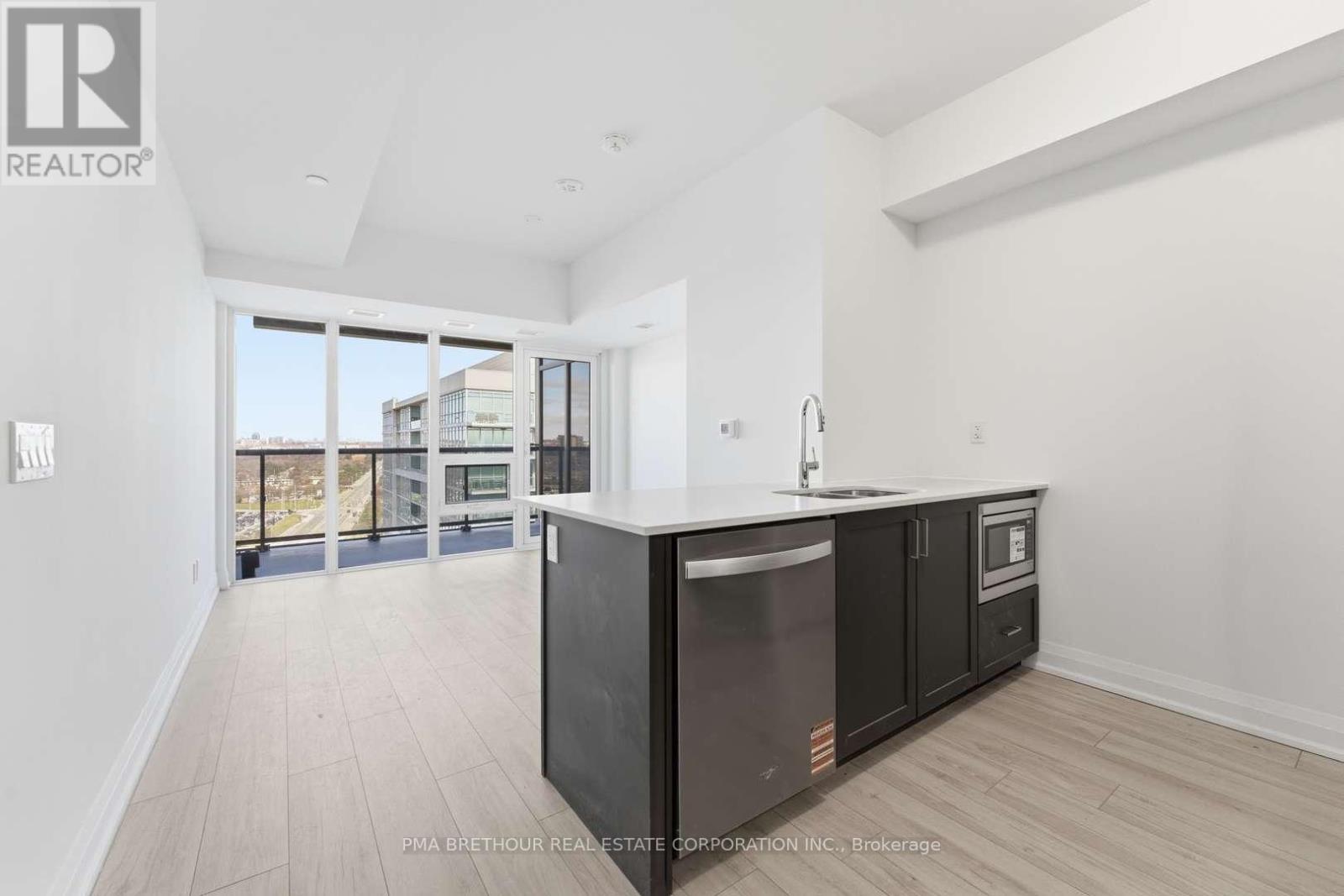Apartment at 1812 - 1035 SOUTHDOWN ROAD, Mississauga (Clarkson)