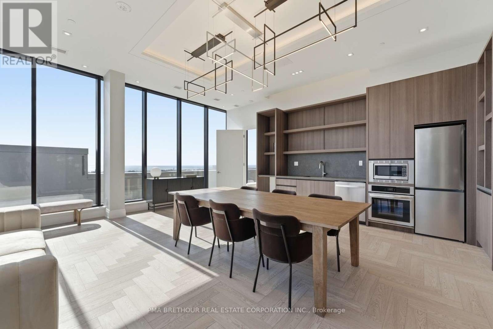 Apartment at 1812 - 1035 SOUTHDOWN ROAD, Mississauga