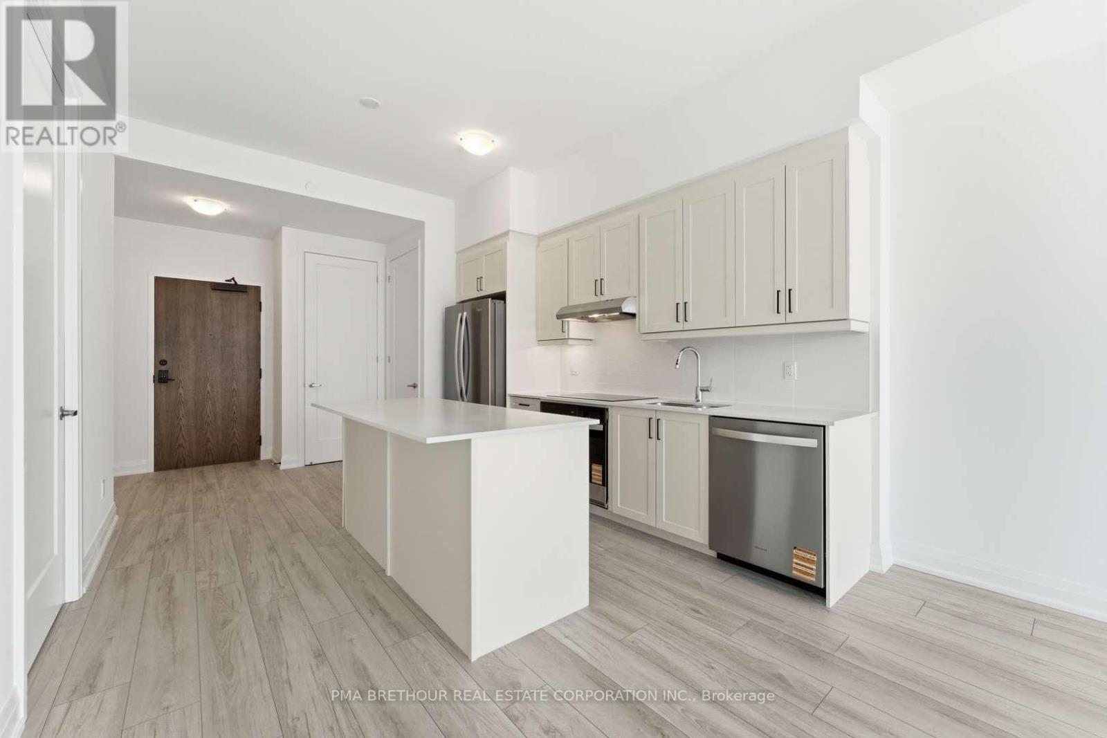 Apartment at 105 - 1035 SOUTHDOWN ROAD, Mississauga (Clarkson)