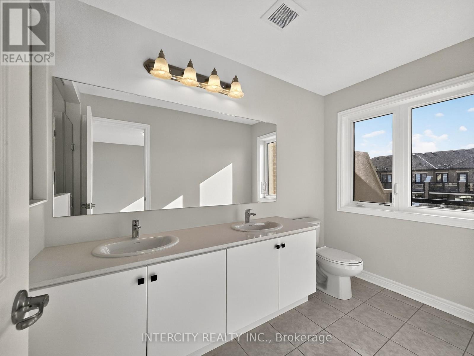 Townhouse at 100 GRASSBANK ROAD, Brampton