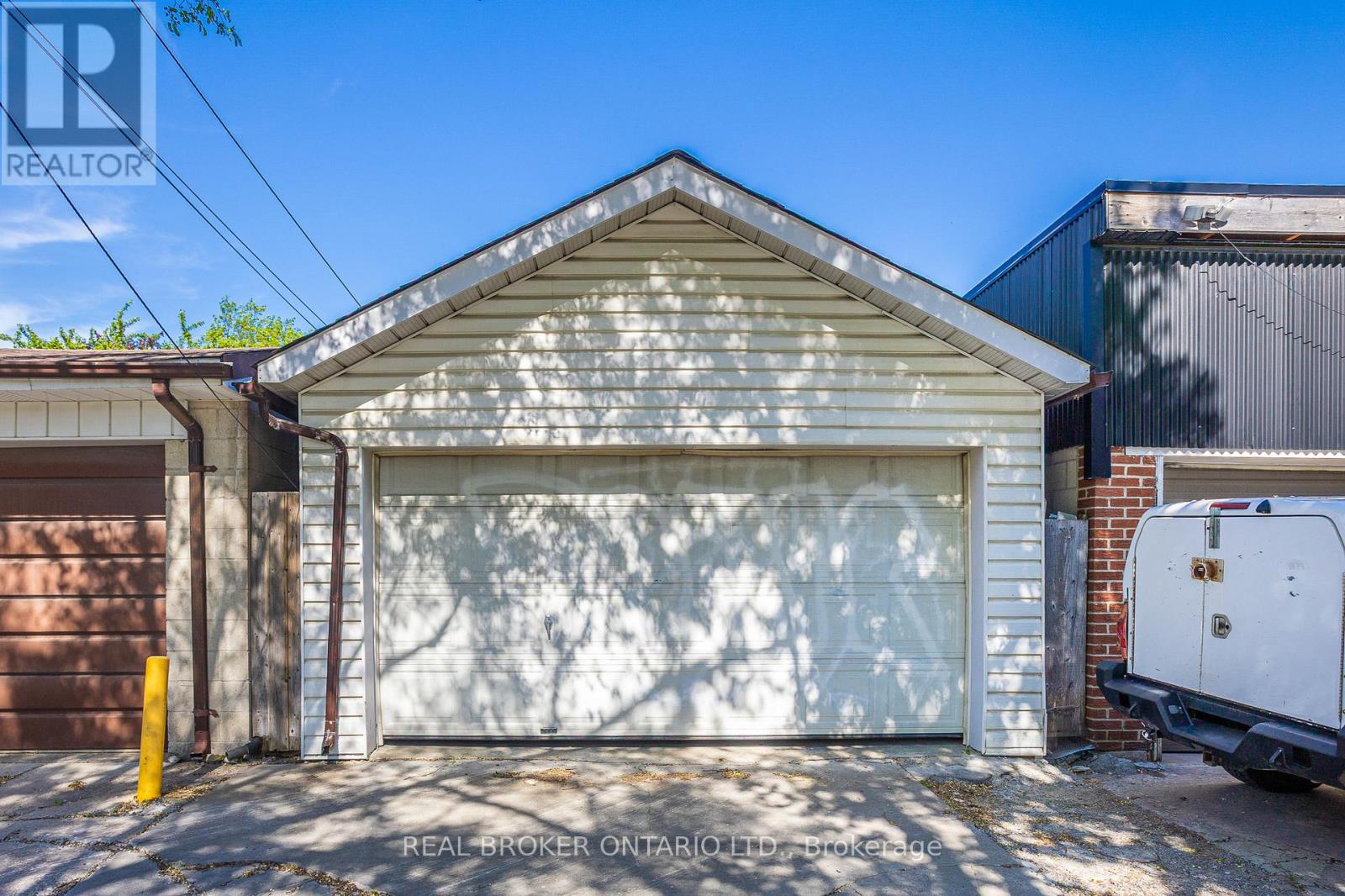 Semi-Detached/Link at 806 GLADSTONE AVENUE, Toronto