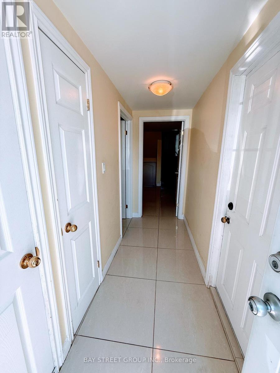 Semi-Detached/Link at 489 FERGO AVENUE, Mississauga