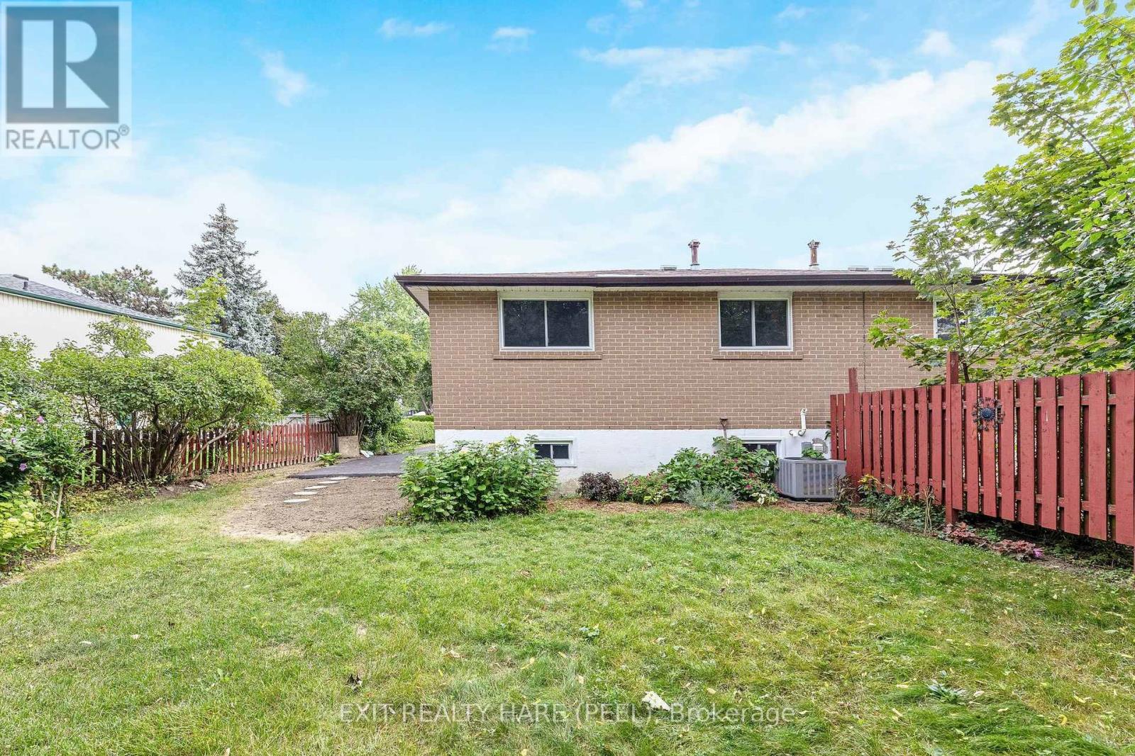 Semi-Detached/Link at 5 GARSIDE CRESCENT, Brampton