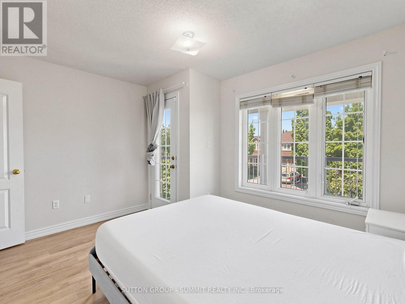 Semi-Detached/Link at 4880 YORKSHIRE AVENUE, Mississauga