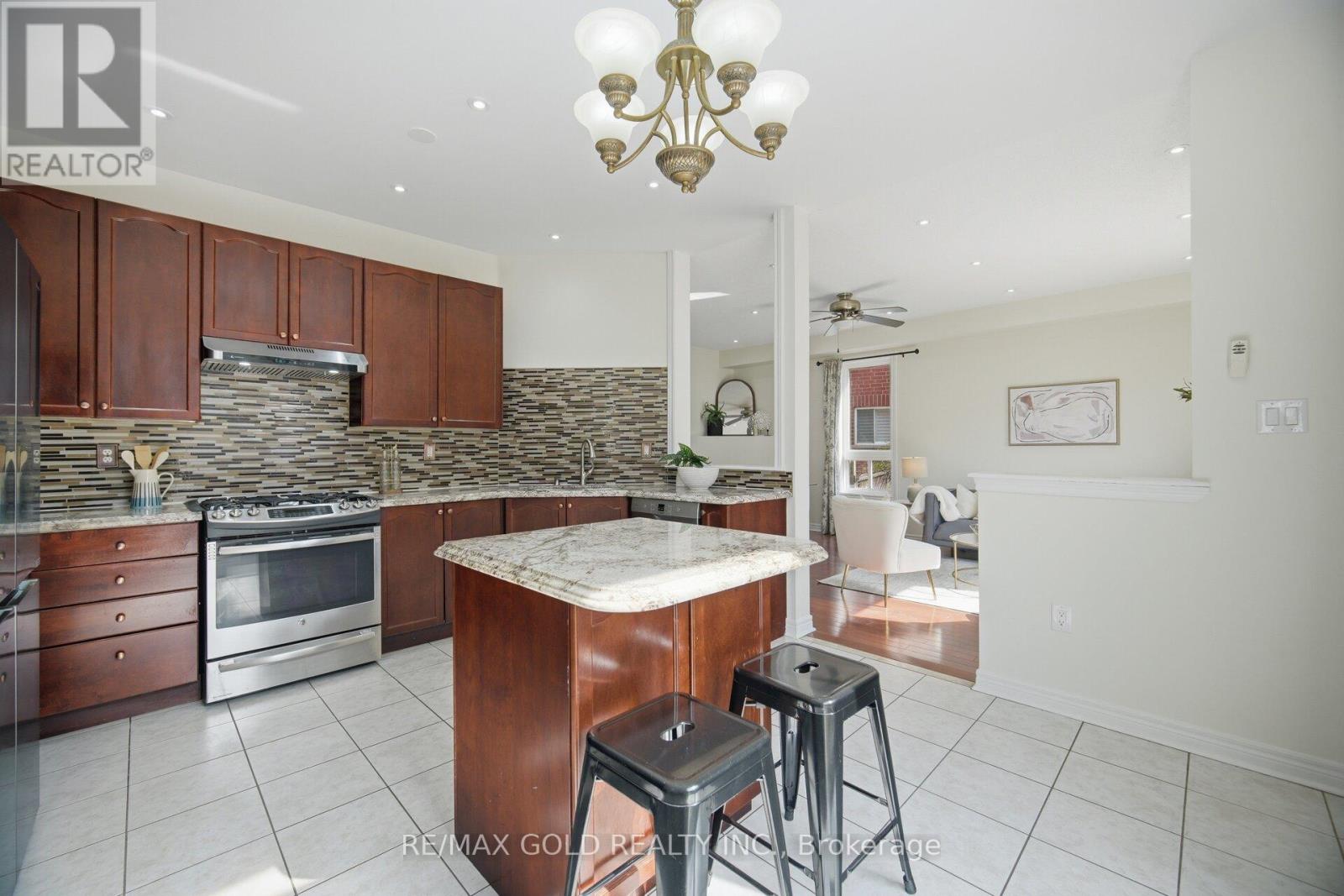 Detached at 32 NESS ROAD, Brampton