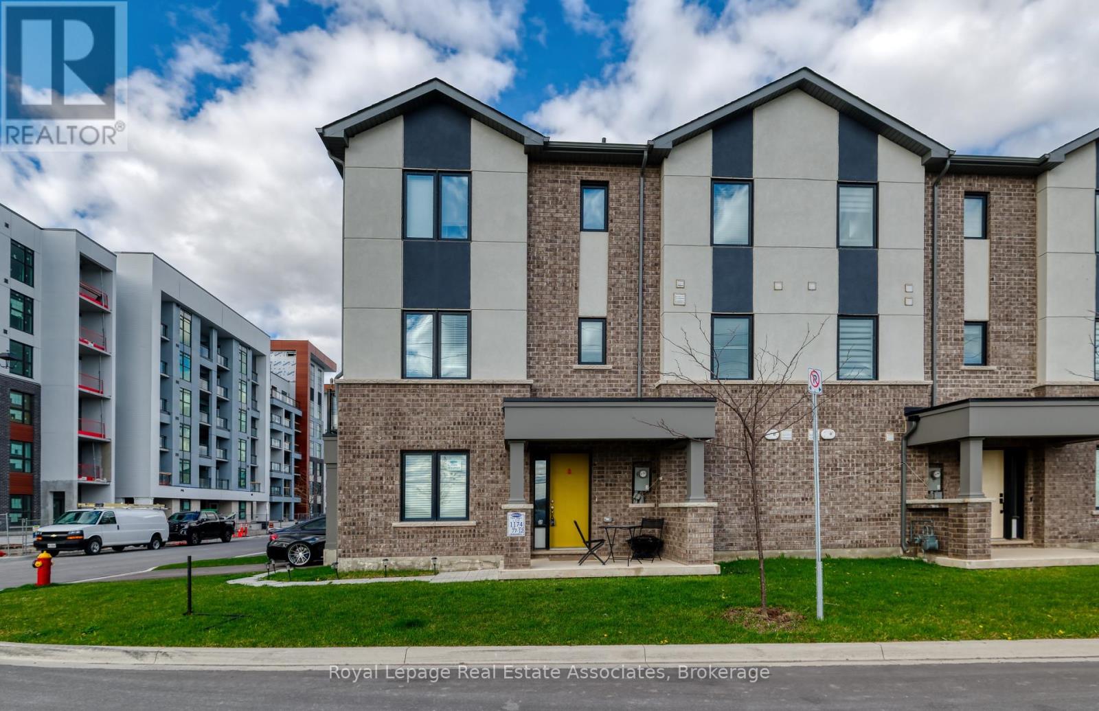 Townhouse at 488 BELLFLOWER COURT, Milton