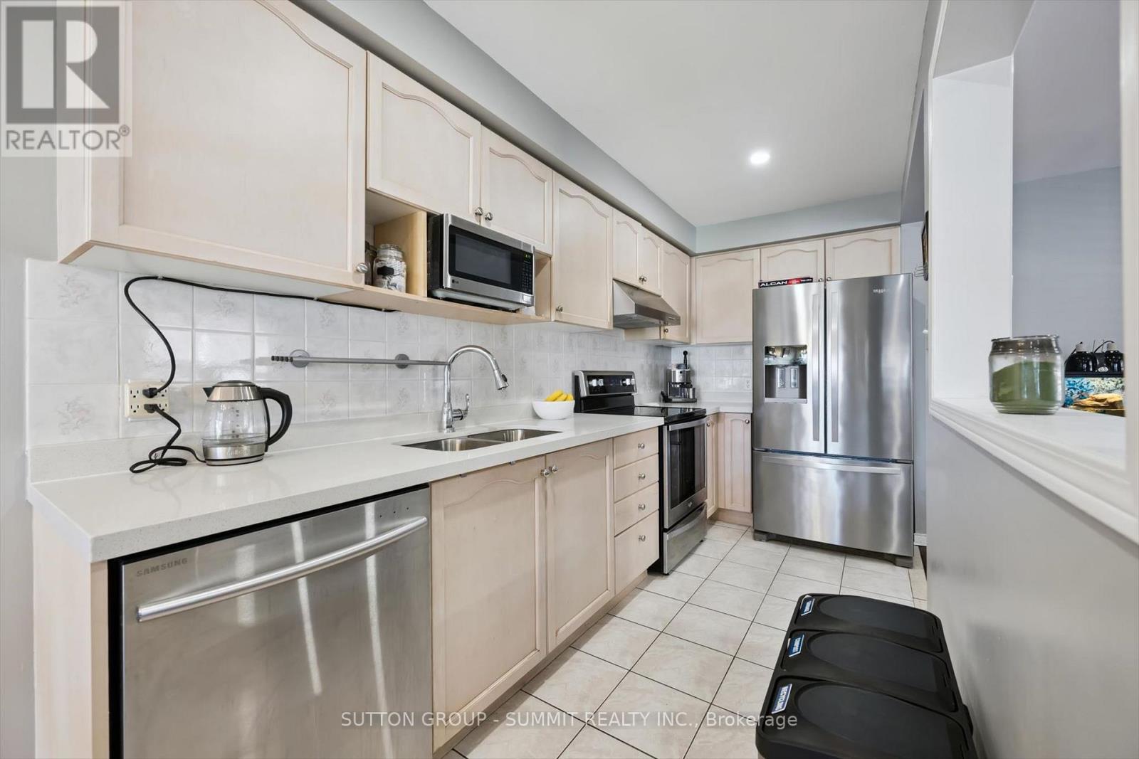 Semi-Detached/Link at 7297 FRONTIER RIDGE, Mississauga