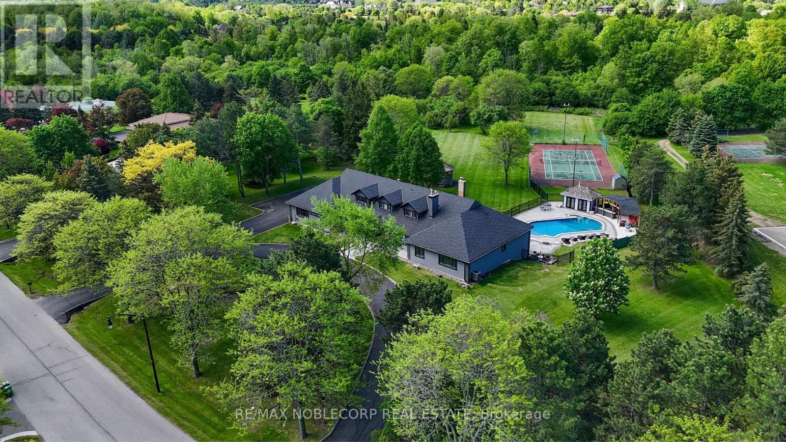 Detached at 14 BOWMAN AVENUE, Brampton (Toronto Gore Rural Estate)