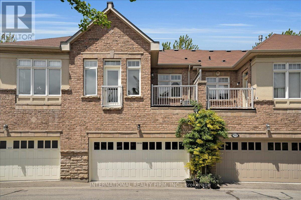 Townhouse at 2014 LAKESHORE ROAD W, Mississauga (Clarkson)