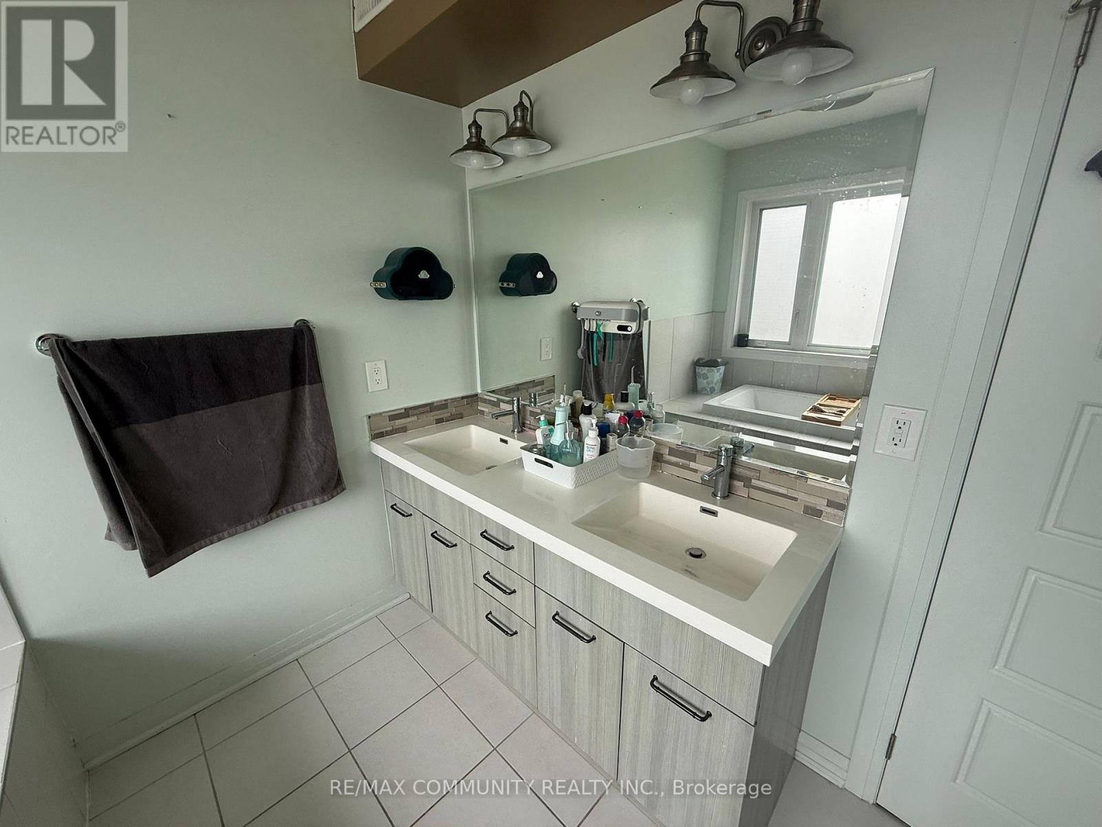 Townhouse at 46 SARAH JACKSON CRESCENT, Toronto