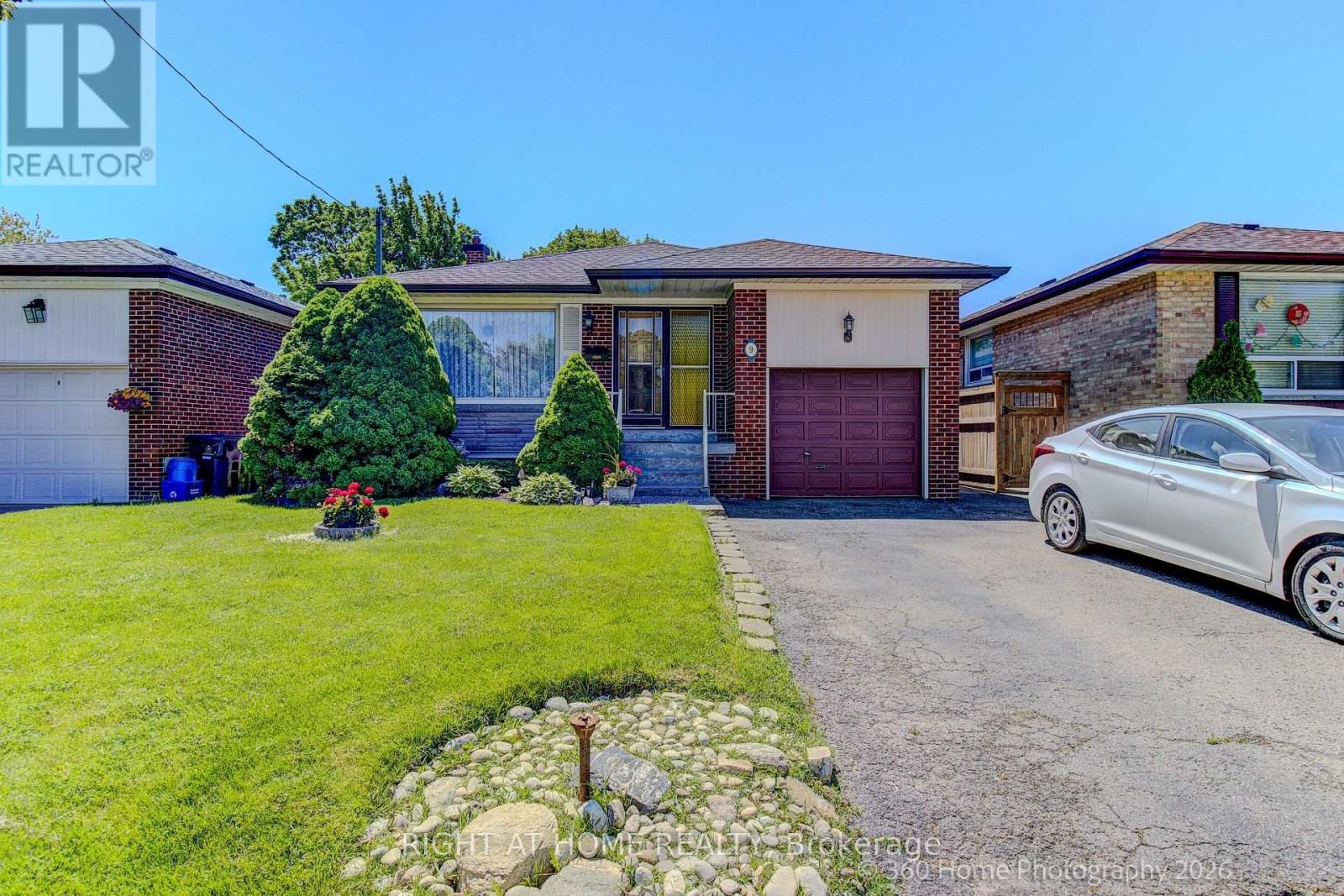 Detached at 9 STEVENHARRIS DRIVE, Toronto (Markland Wood)