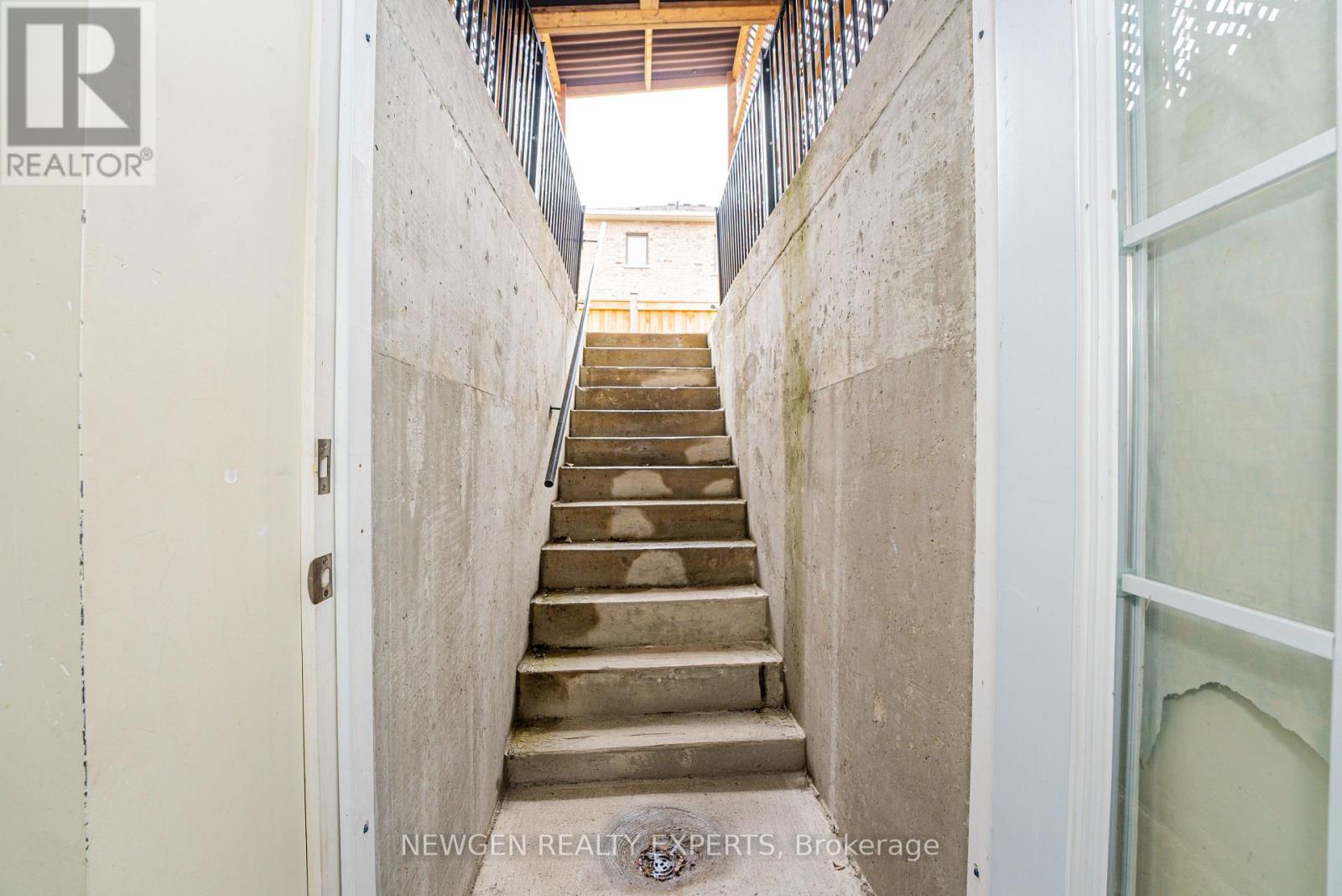 Detached at 19 BOAT STREET, Brampton