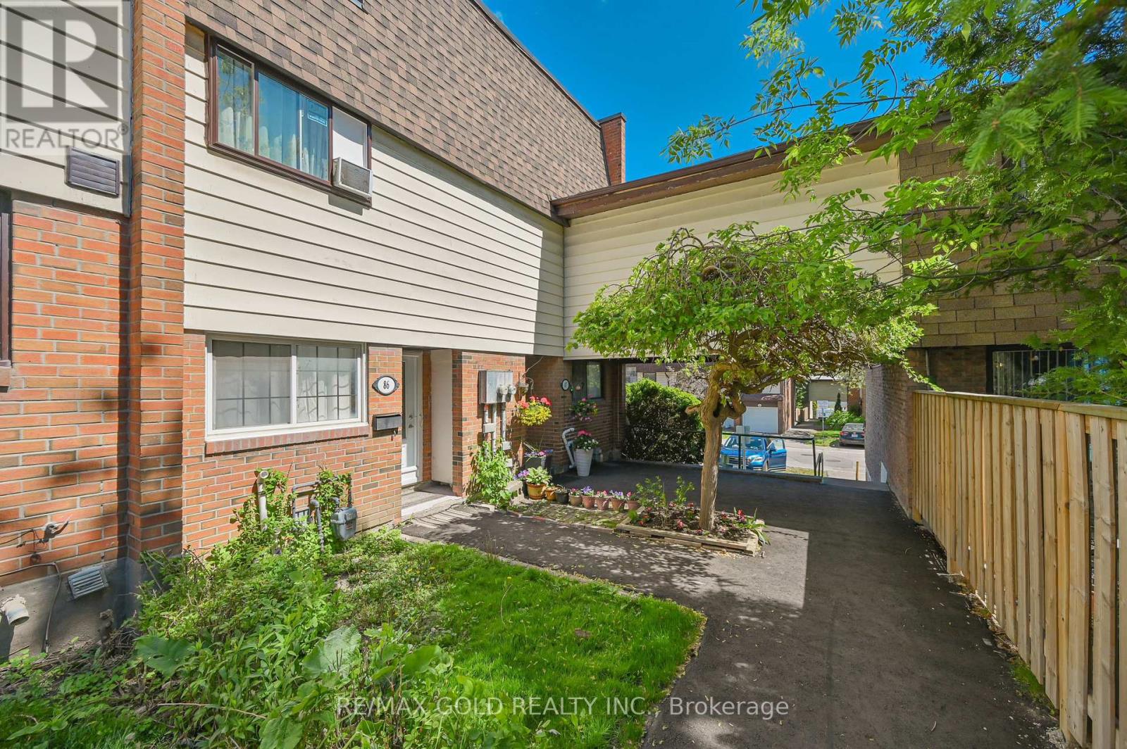 Townhouse at 87 - 180 MISSISSAUGA VALLEY BOULEVARD, Mississauga (Mississauga Valleys)