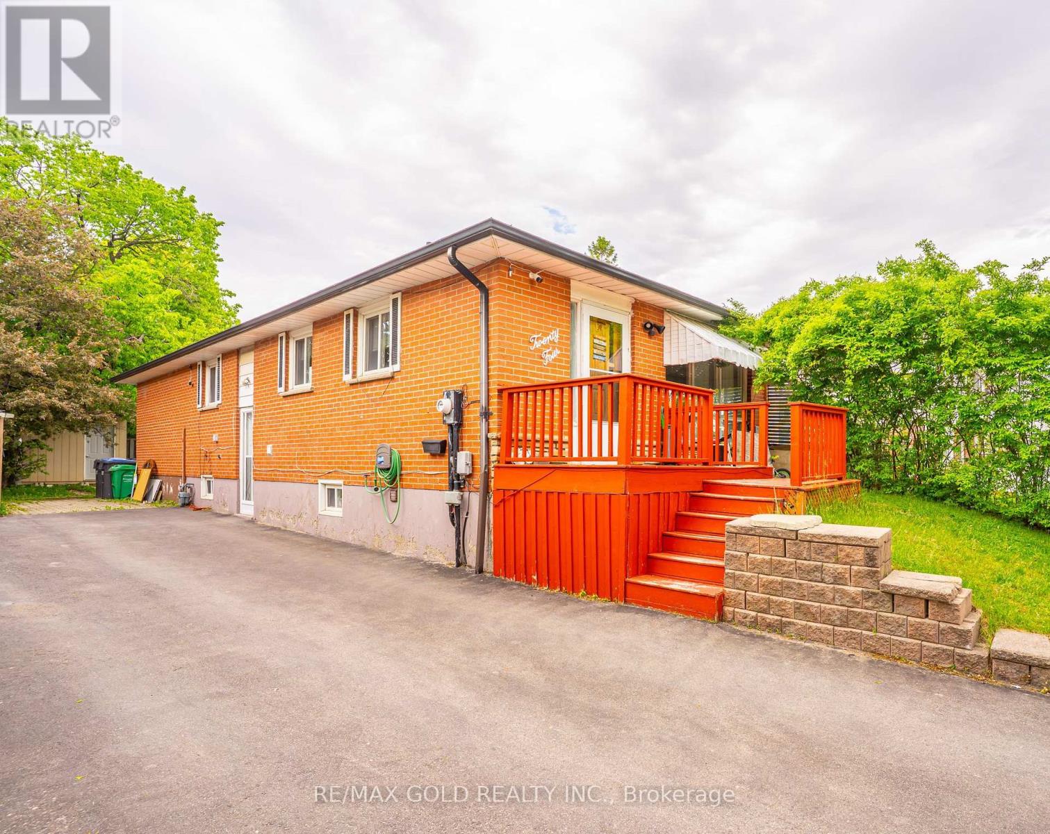 Semi-Detached/Link at 24 BINGHAM ROAD, Brampton (Madoc)