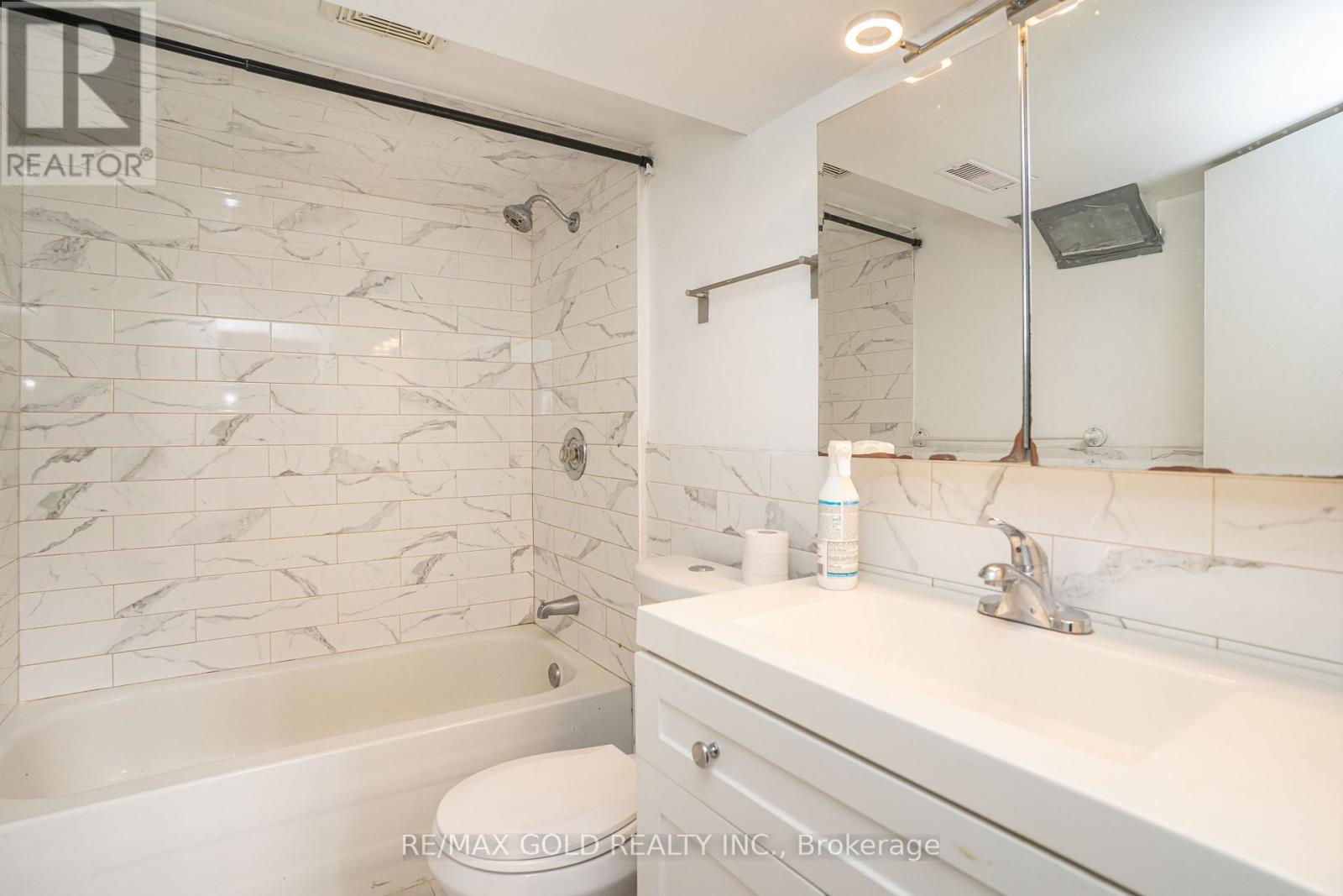Semi-Detached/Link at 24 BINGHAM ROAD, Brampton