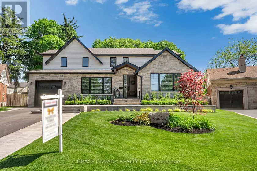 Detached at 527 ONEIDA DRIVE, Burlington