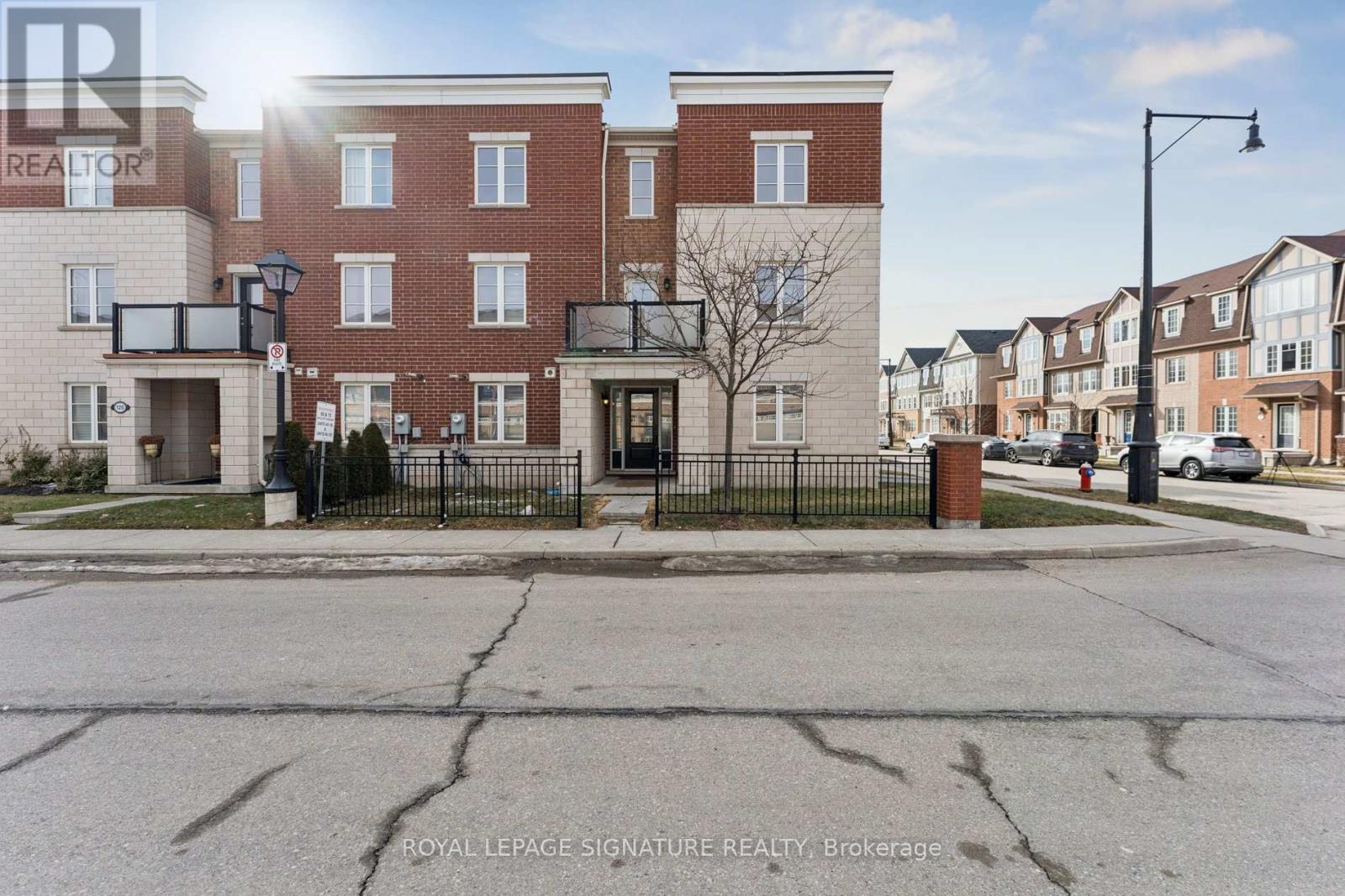 Townhouse at 122 BAYCLIFFE CRESCENT, Brampton (Northwest Brampton)