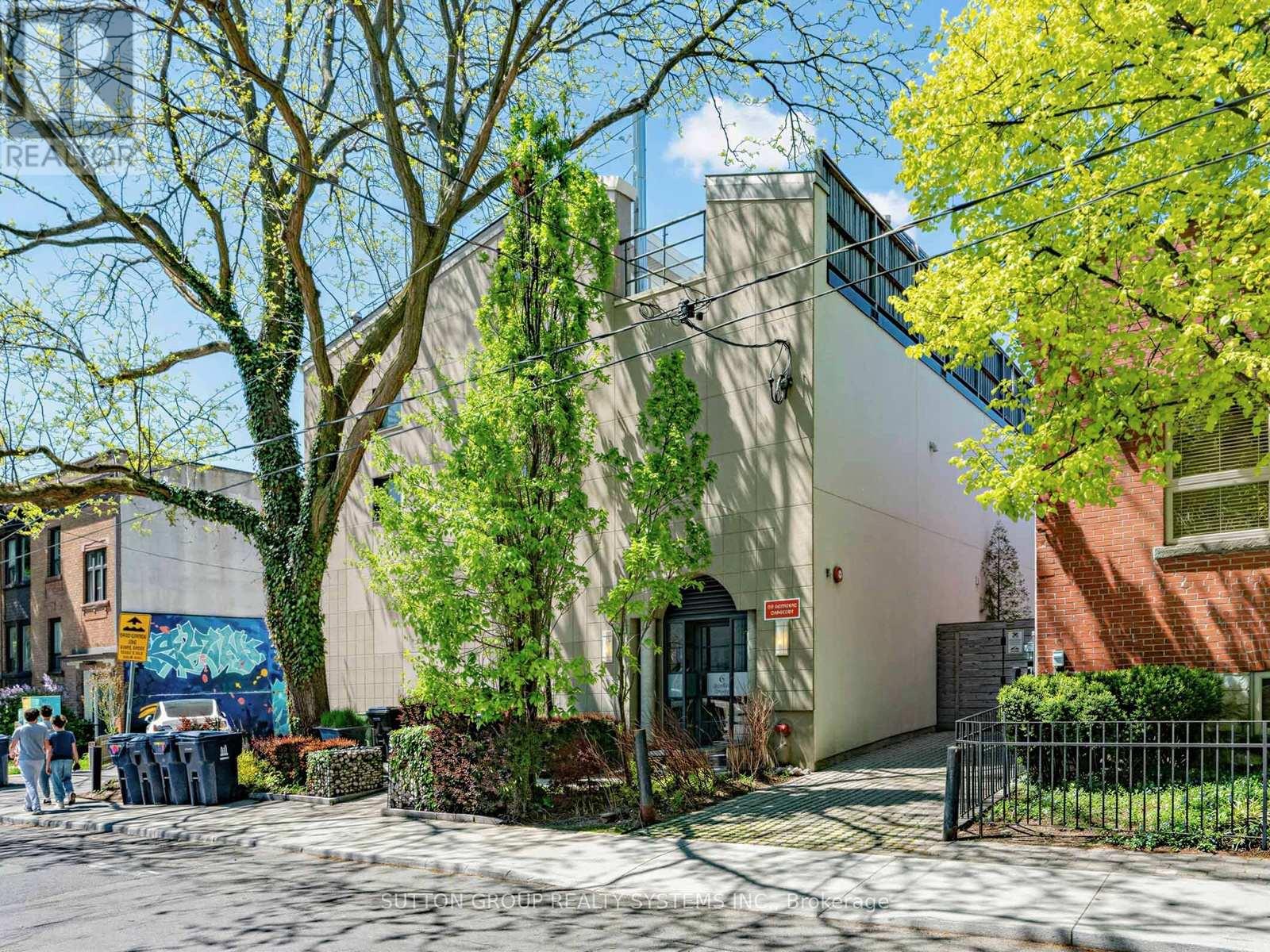 Townhouse at 5 - 6 BARTLETT AVENUE W, Toronto (Dovercourt-Wallace Emerson-Junction)