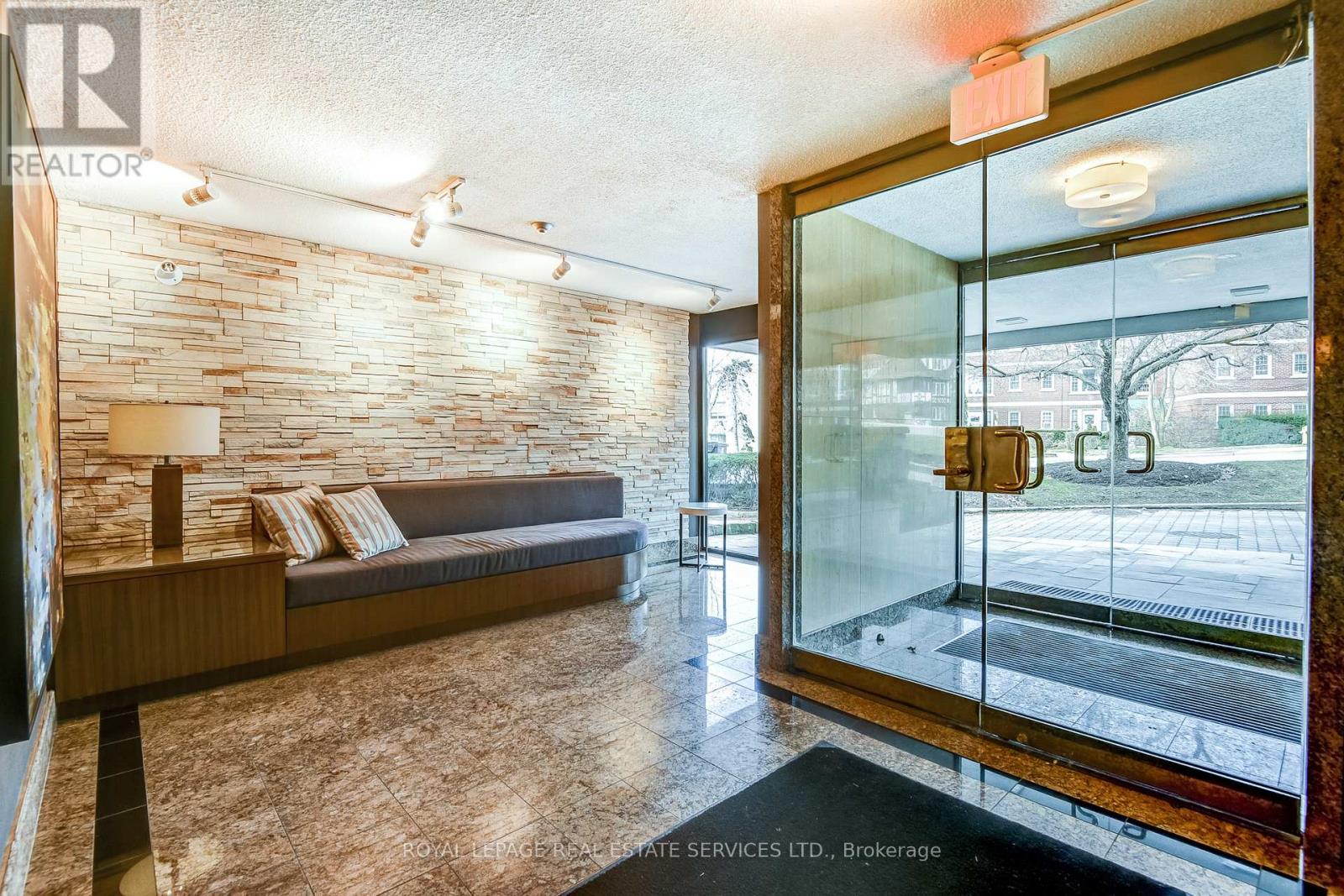 Apartment at 303 - 2545 BLOOR STREET W, Toronto