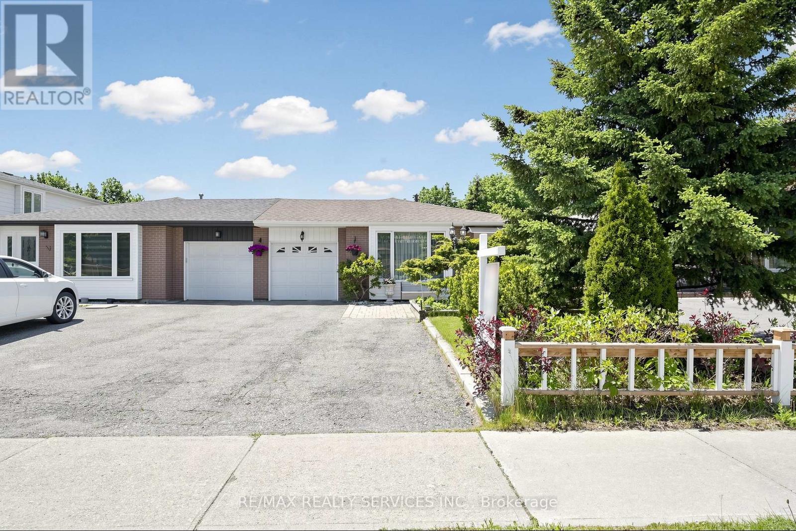 Semi-Detached/Link at 36 GLENVALE BOULEVARD, Brampton (Northgate)
