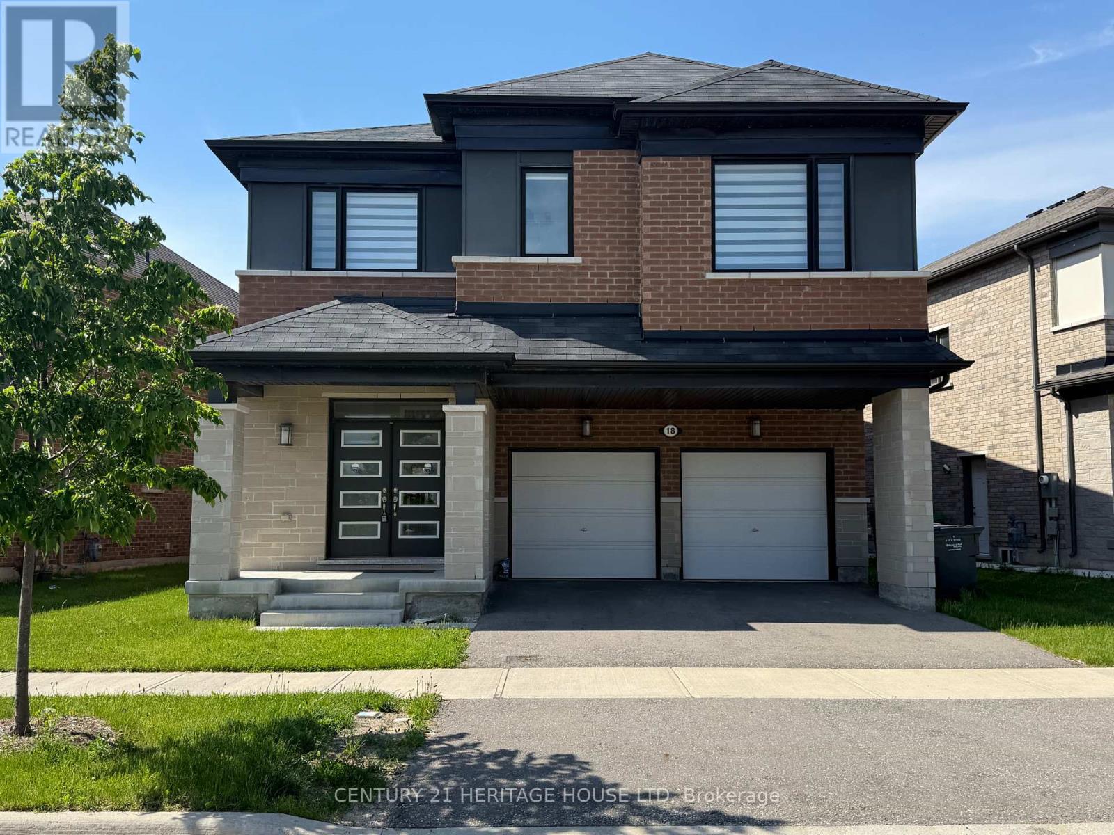 Detached at 18 DOLUCCI CRESCENT E, Brampton