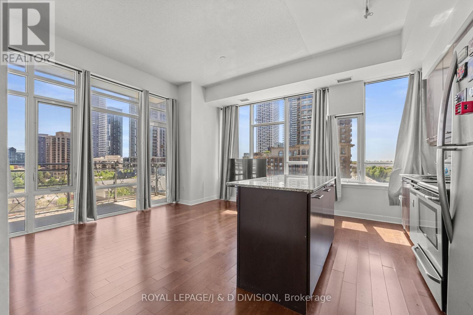Apartment at 604 - 360 SQUARE ONE DRIVE, Mississauga