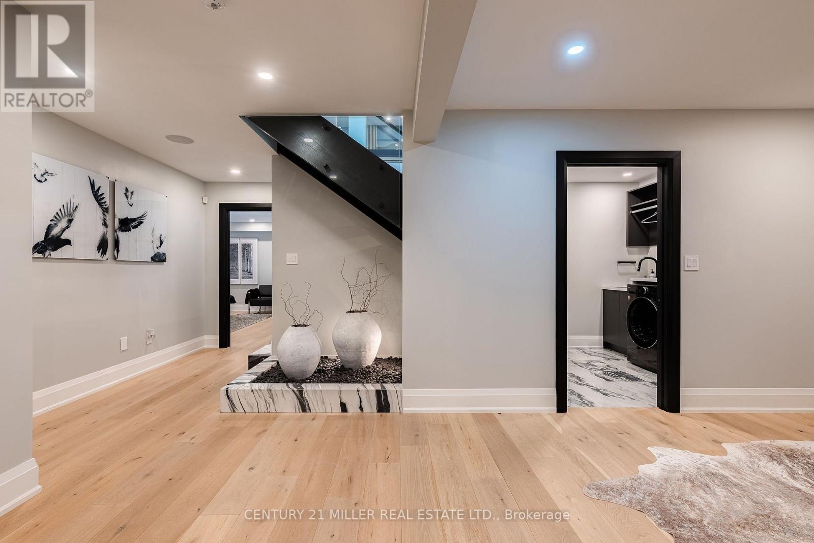 Detached at 121 EDGECLIFFE PLACE, Burlington