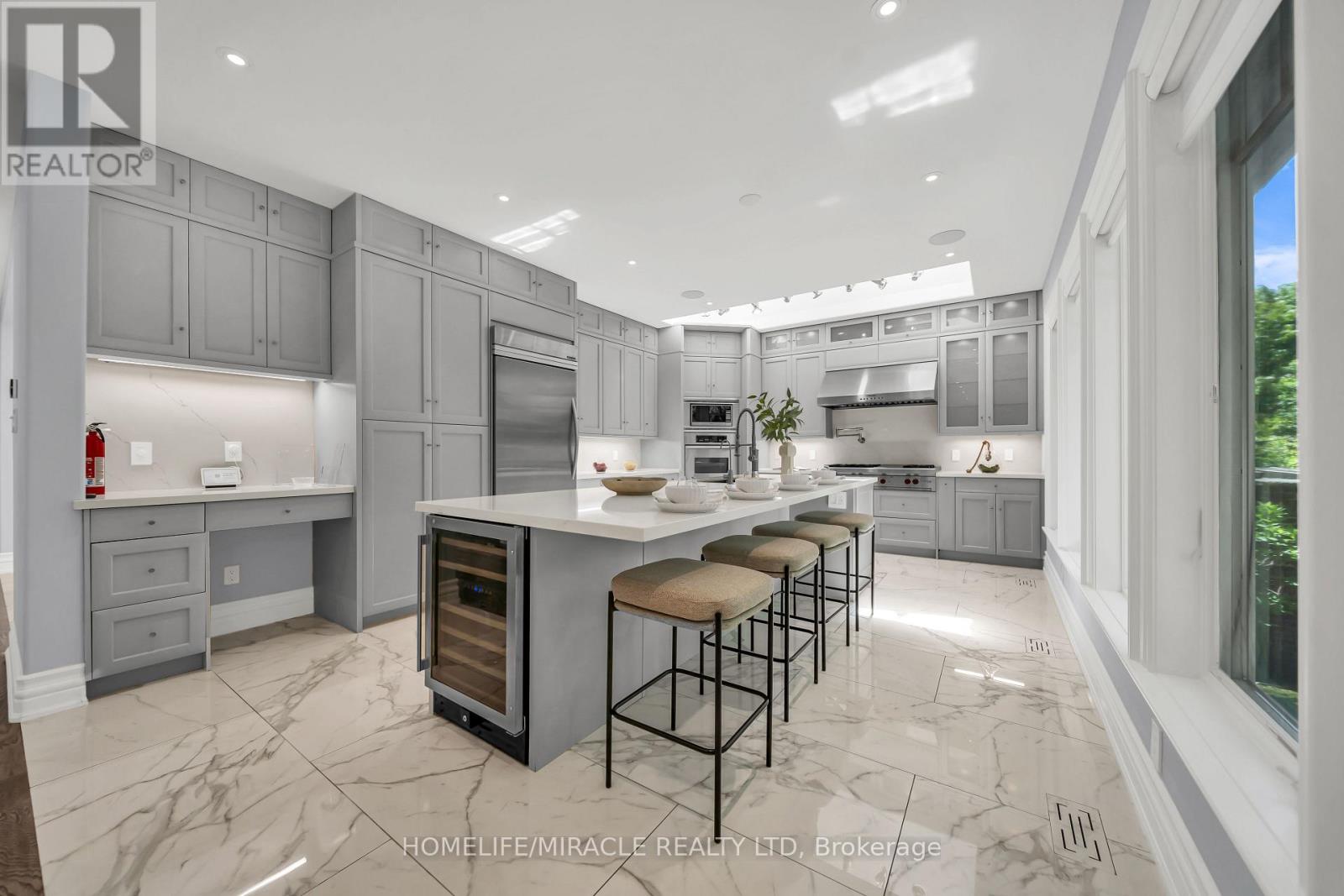 Detached at 271 OAKHILL ROAD, Mississauga