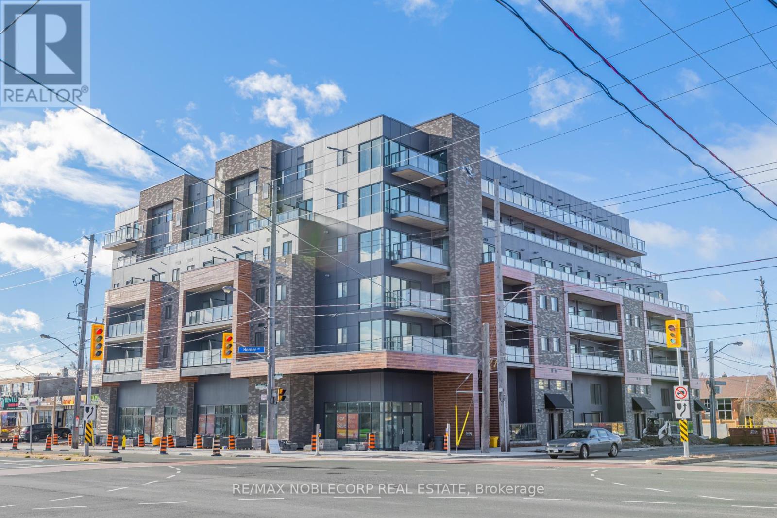 Apartment at 301 - 408 BROWN'S LINE, Toronto (Alderwood)