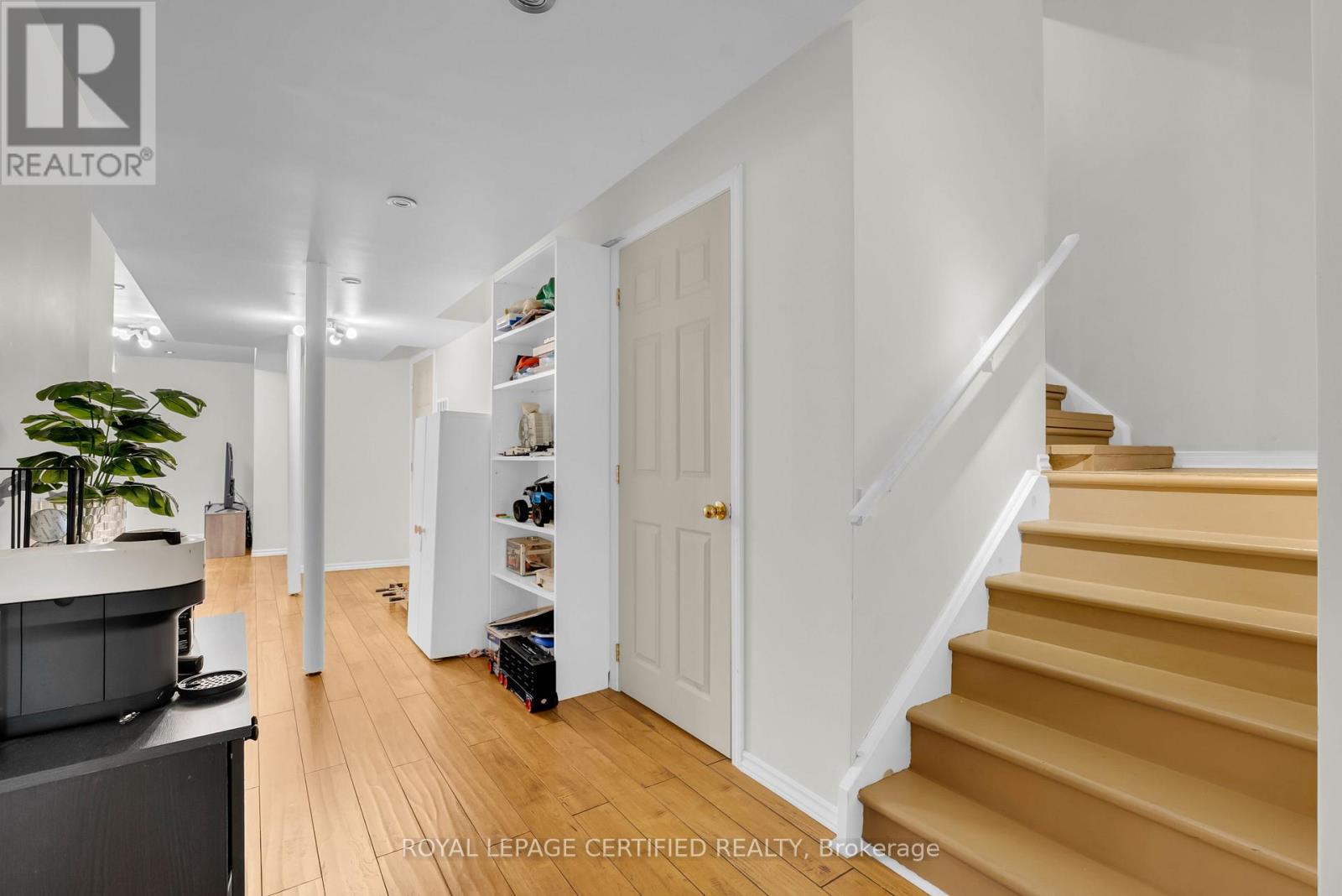 Townhouse at 384 DUNCAN LANE, Milton