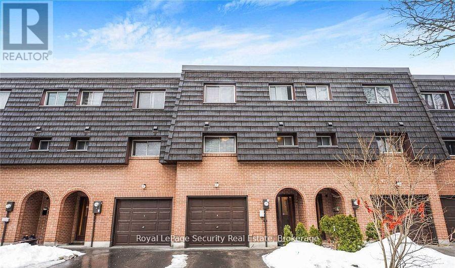 Townhouse at 124 - 37 DARRAS COURT, Brampton (Southgate)