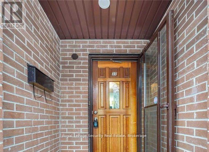 Townhouse at 124 - 37 DARRAS COURT, Brampton