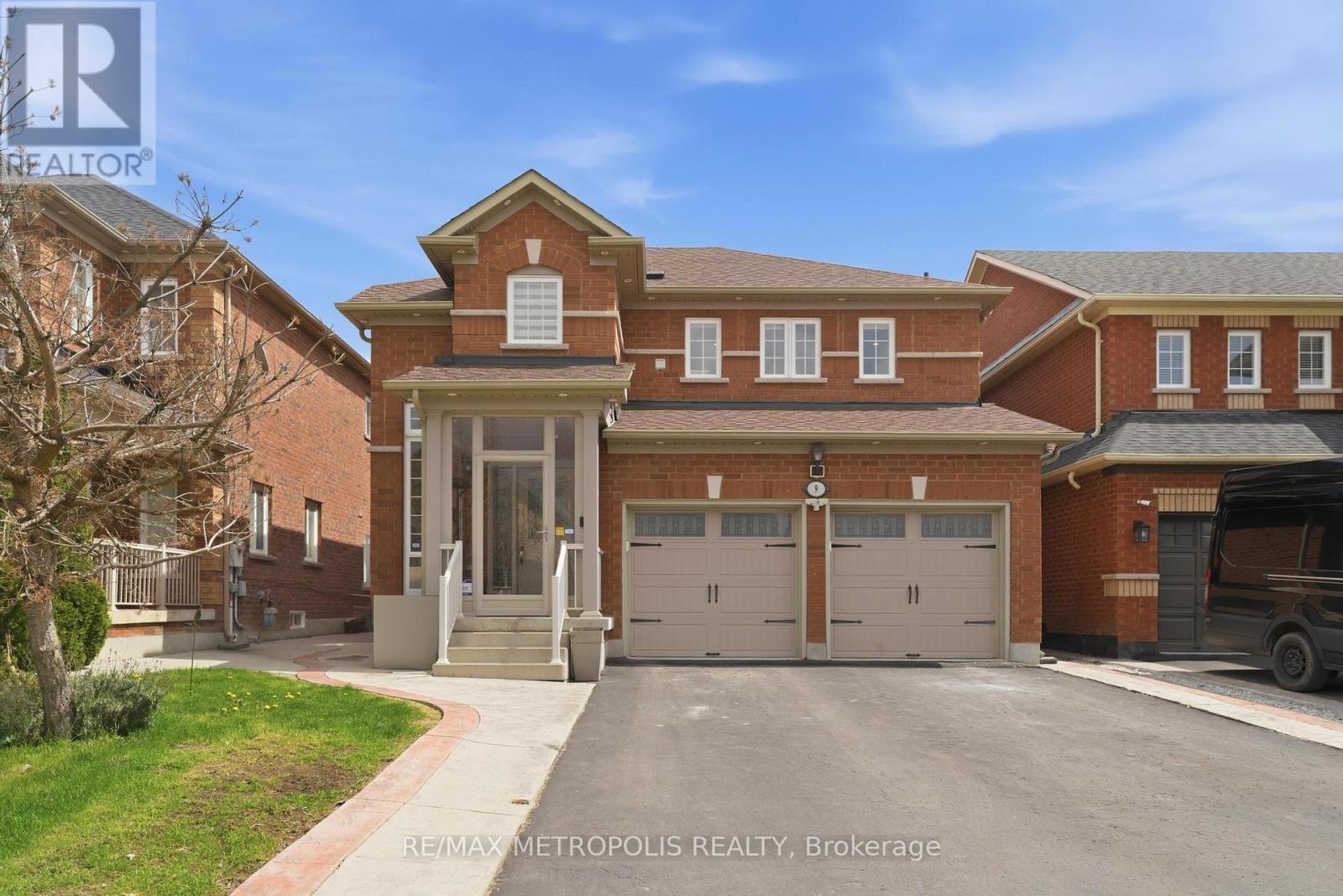 Detached at 9 TAN LANE, Brampton (Bram East)