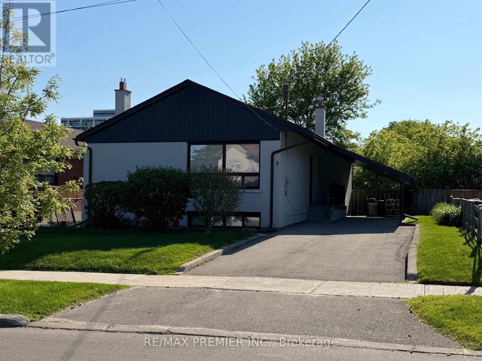 Detached at 9 BLAYDON AVENUE, Toronto