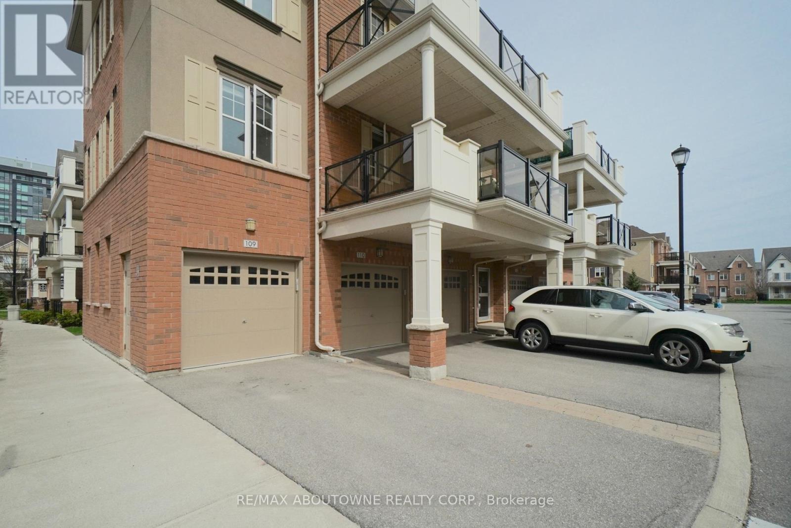 Townhouse at 312 - 269 GEORGIAN DRIVE, Oakville