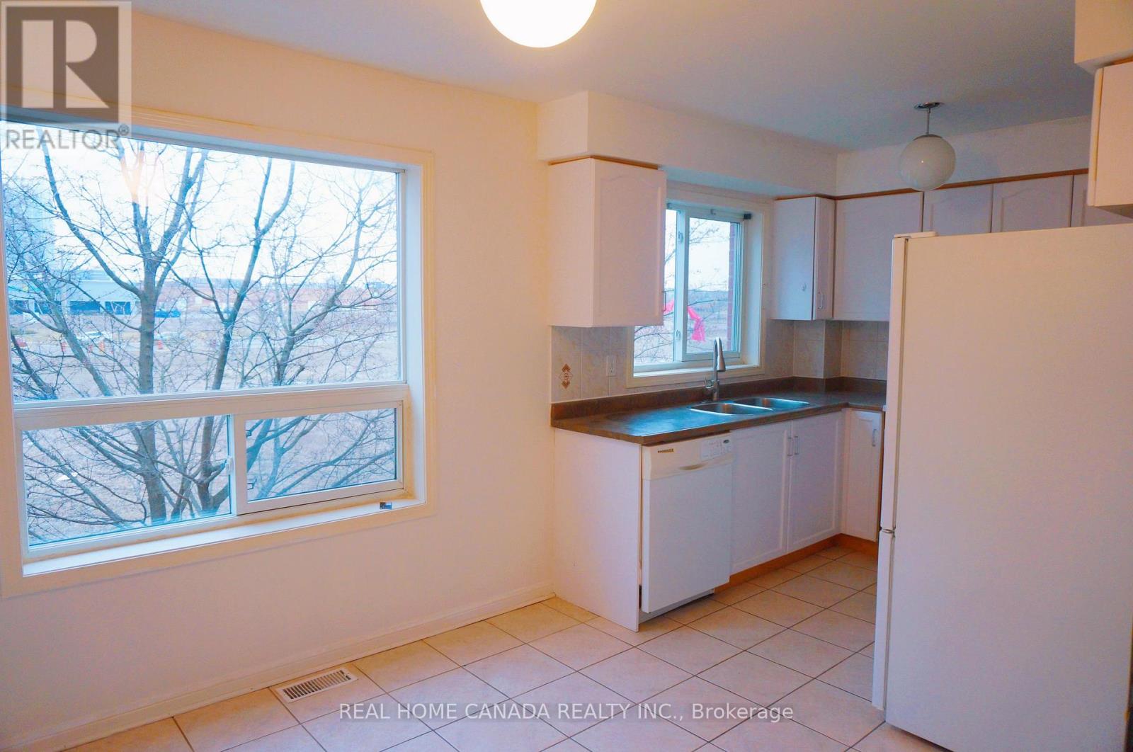 Townhouse at 54 - 80 ACORN PLACE, Mississauga